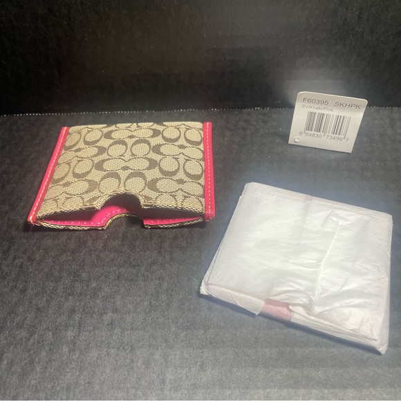 BNWT COACH SIGNATURE 3” x 3” COMPACT MIRROR WITH SLIP CASE PRICE FIRM! - Picture 4 of 7